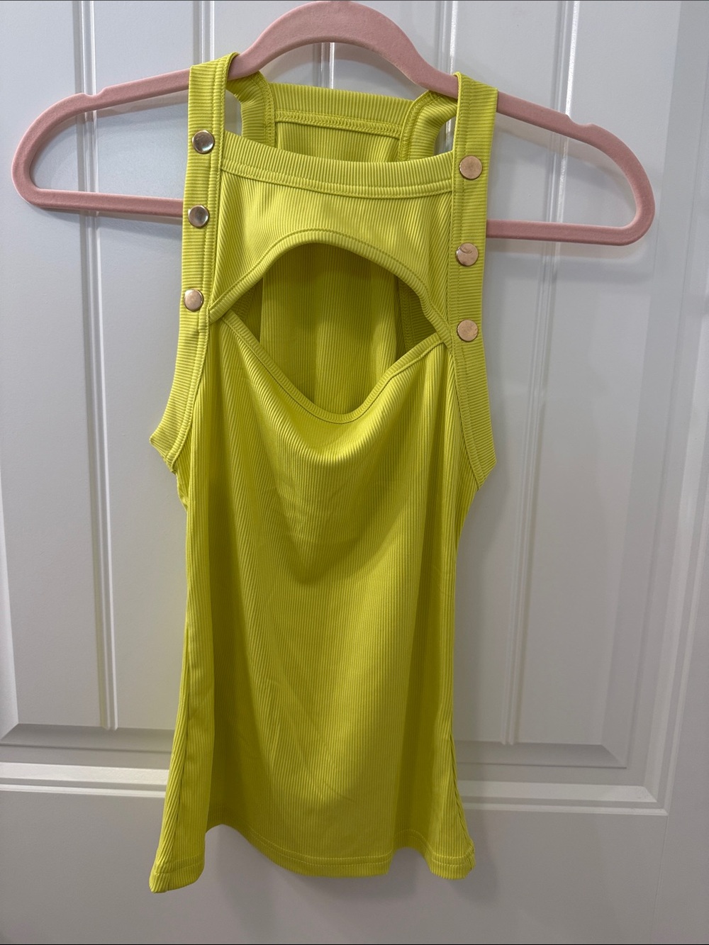 🔴 Ribbed Cutout Tank Top - Neon Yellow